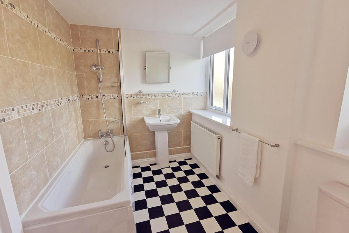 Cae Grugog Cottage-3 Bed-Sleeps 6-Ground Floor Bathroom ทรีอาร์ดดูร์ ภายนอก รูปภาพ